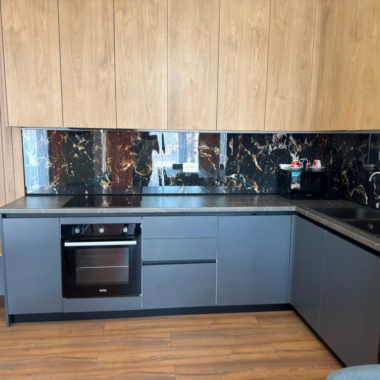 🏢 Rruga Riza Cerova, appartamento in affitto, 2+1+2, arredato. 80.000 Leke