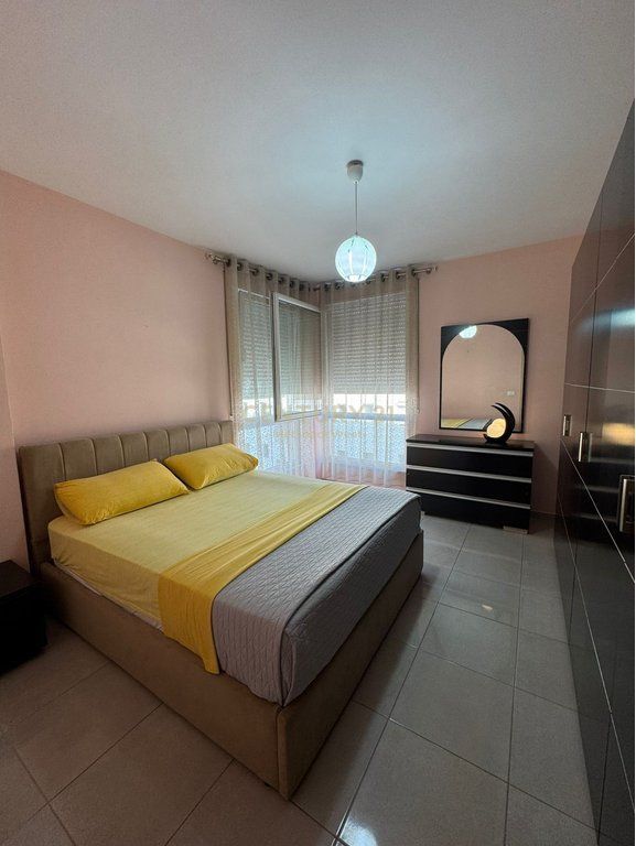 Restorant Durrësi, apartament 2+1+2 me qera 600 € /Muaj