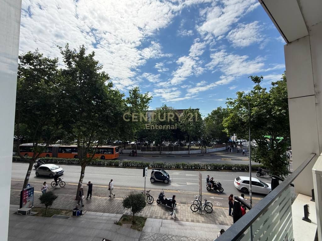 Njësi Komerciale me Qira tek Farmacia 10