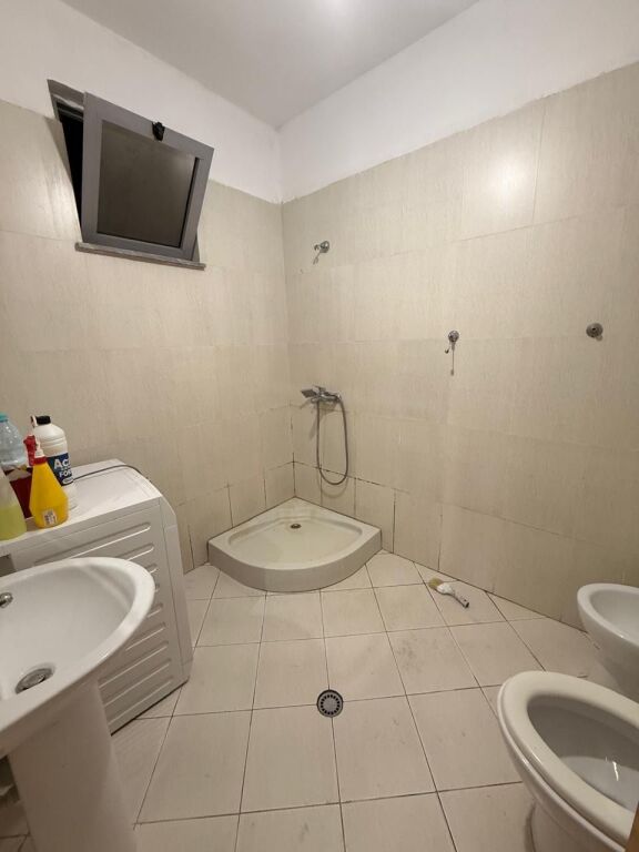 🏡 Jepet me qera apartament 2+1+2nme garazh në Astir