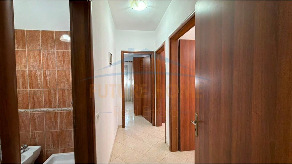 Shitet Apartament 3+1+2 ne Astir, Unaza e Re