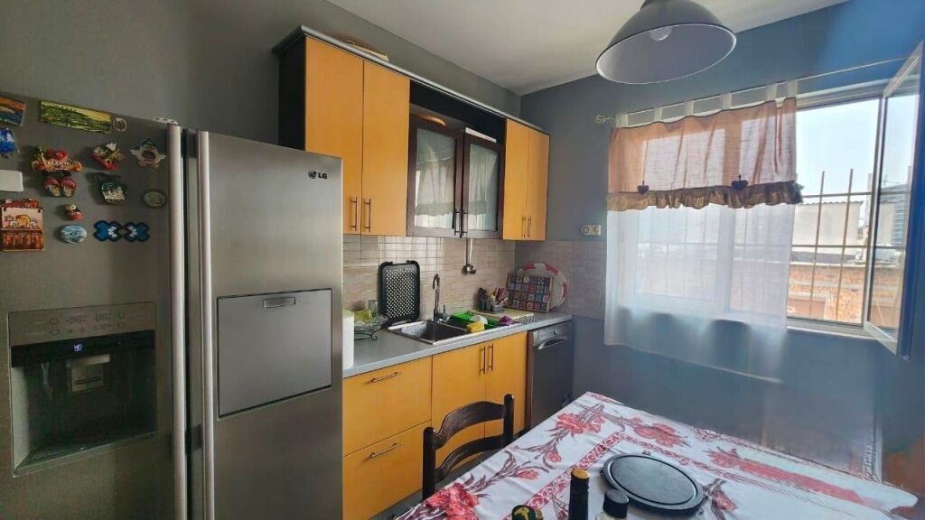Apartament 2+1+2 Me Qira në Rrugën e Elbasanit, prane Ambasades Amerikane