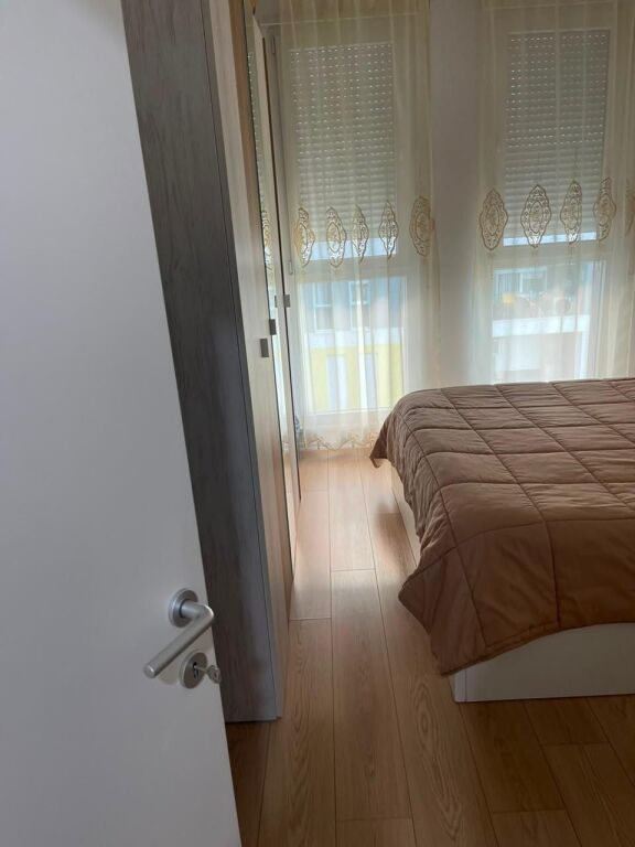 Jepet me qera apartament 1+1 i mobiluar tek Univers City