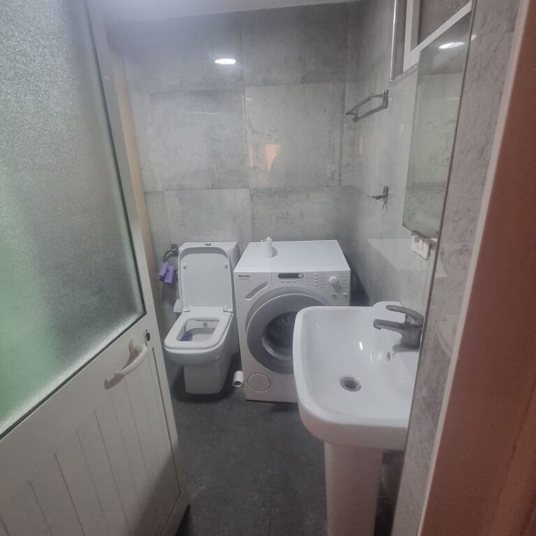 🏡 Jepet me Qira Garsoniere – Rruga Mine Peza ✨