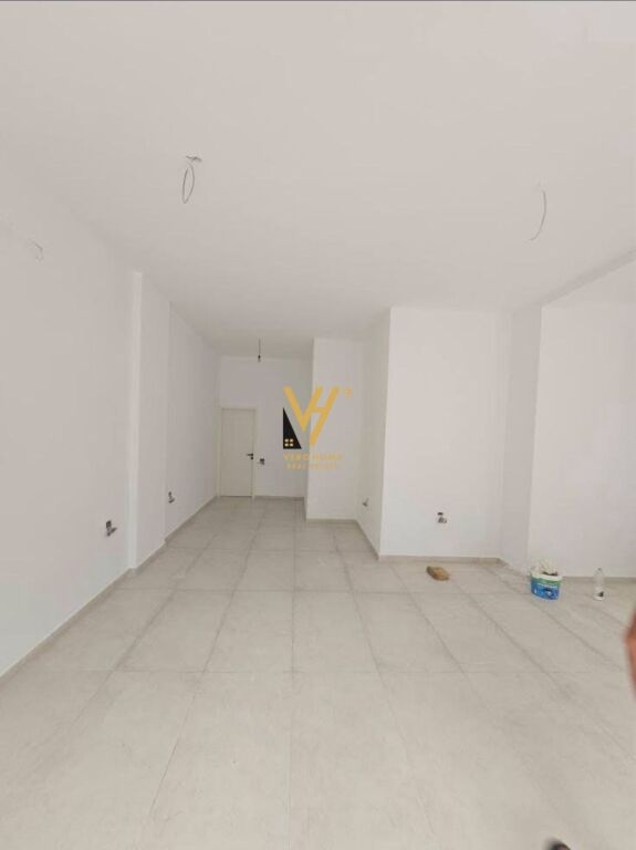 LOCALE COMMERCIALE IN VENDITA 60 M2 A DON BOSKO 130.000 EURO