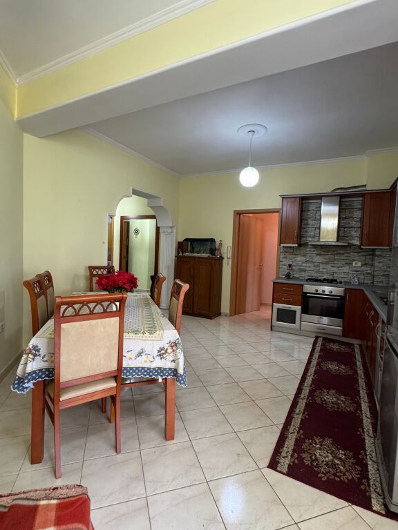 Apartament 3+1 me qira tek Rruga e kavajes