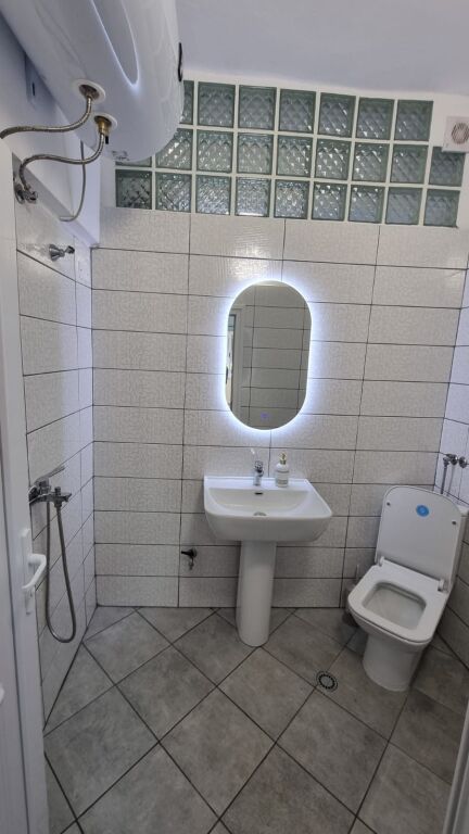 Jepet zyre me qera tek Rruga Mine Peza