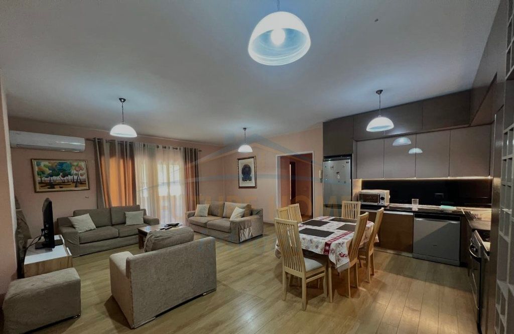 Qera, Apartament 2+1+2, Zogu i Zi, Tiranë.