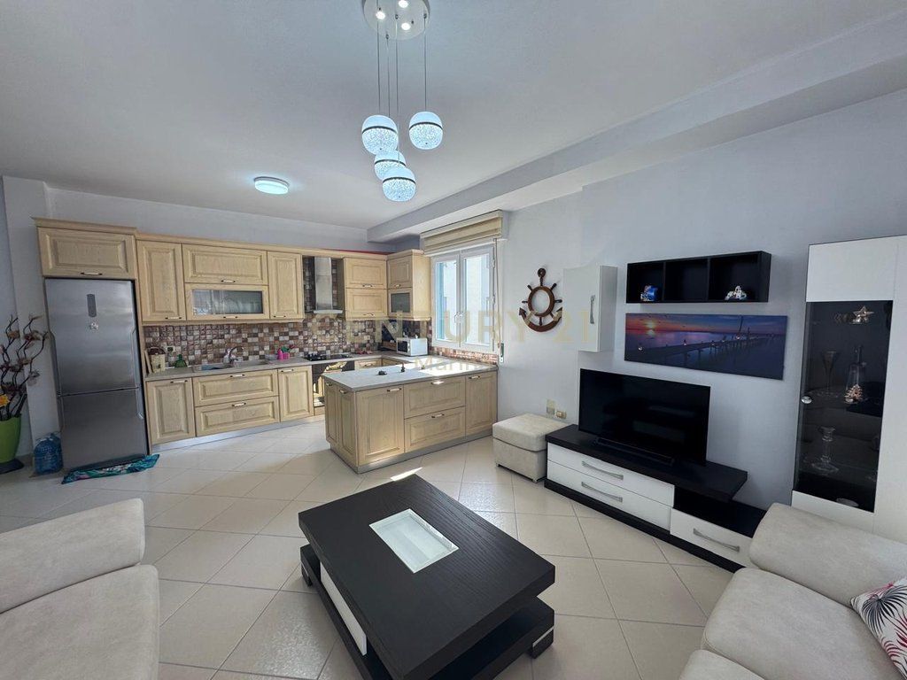 APARTAMENT 2+1+2 PER SHITJE,PRANE KONSULLATES ITALIANE ,NE LUNGOMARE!