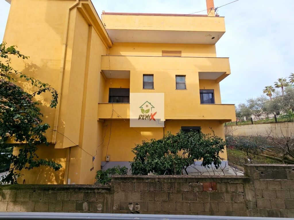4-Story Villa for Sale for Business in Plepa, Durres