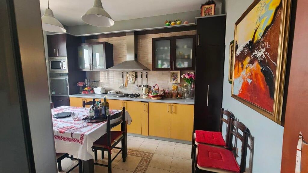 Apartament 2+1+2 Me Qira në Rrugën e Elbasanit, prane Ambasades Amerikane