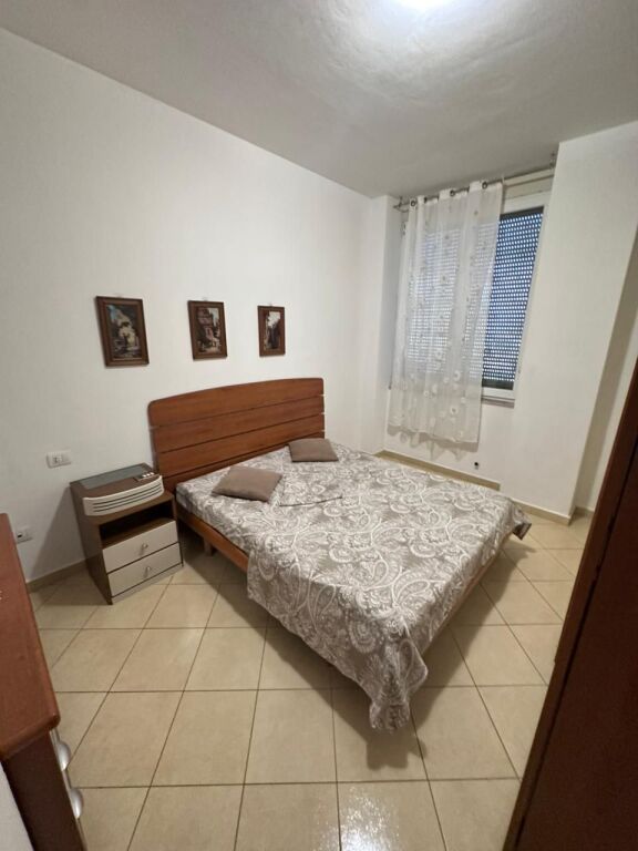 AFFITTASI APPARTAMENTO 2+1 VICINO AL TRIBUNALE, DURRES