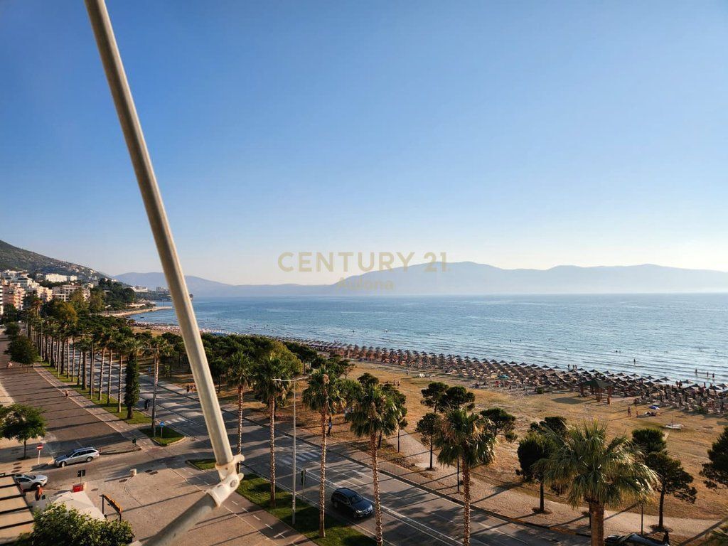 Apartament 2+1 per shitje me pamje nga deti ne Lungomare