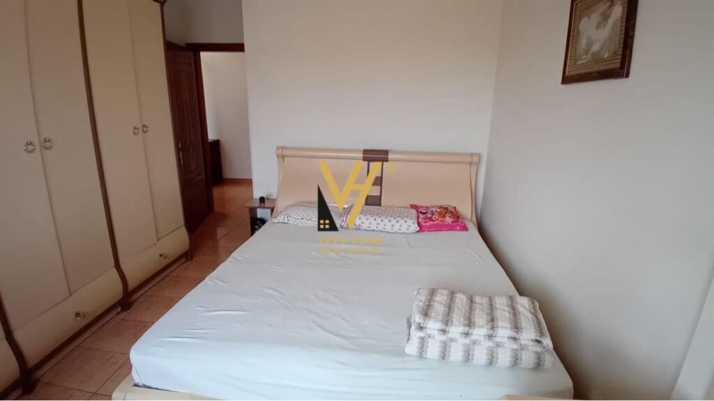 JEPET APARTAMENT 2+1+BLK ME QERA NE KINOSTUDIO 50.000 LEKE