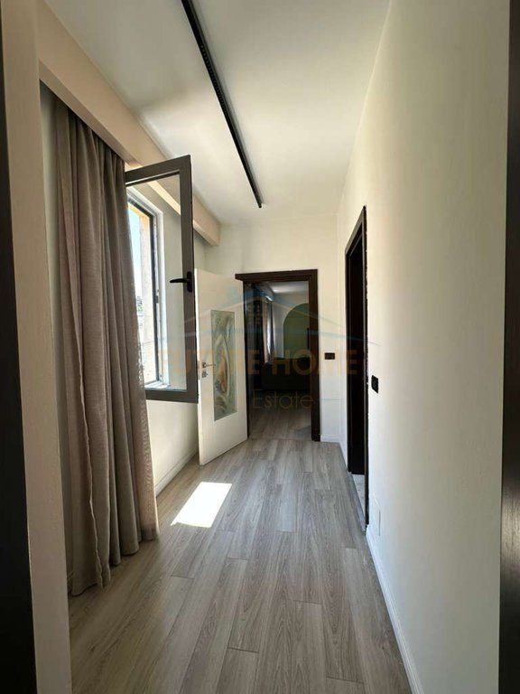Shitet, Apartament 1+1, 21 Dhjetori, Tiranë