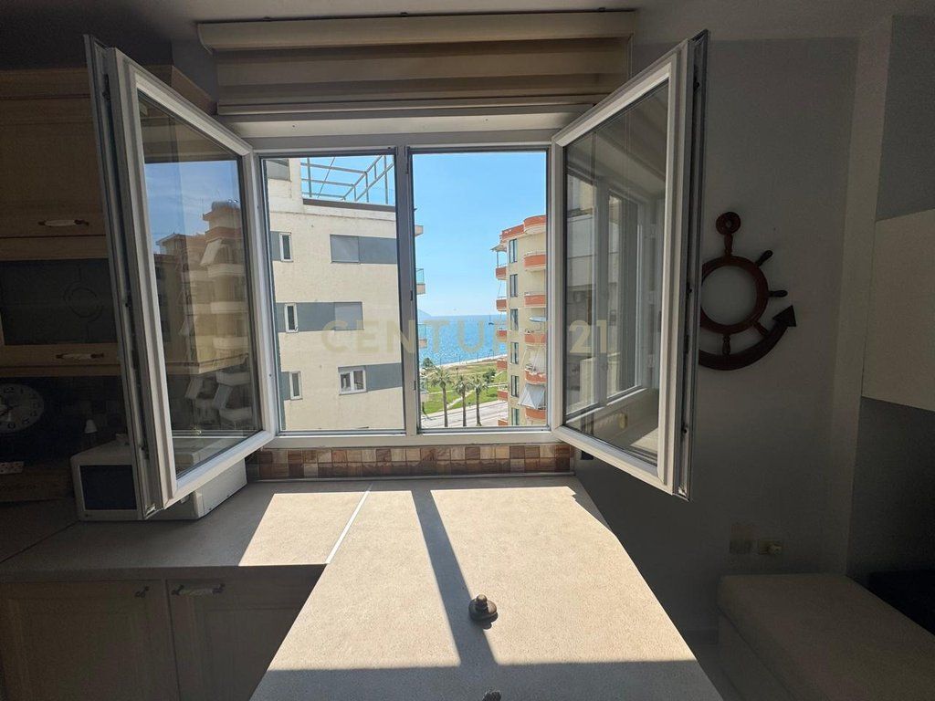 APARTAMENT 2+1+2 PER SHITJE,PRANE KONSULLATES ITALIANE ,NE LUNGOMARE!