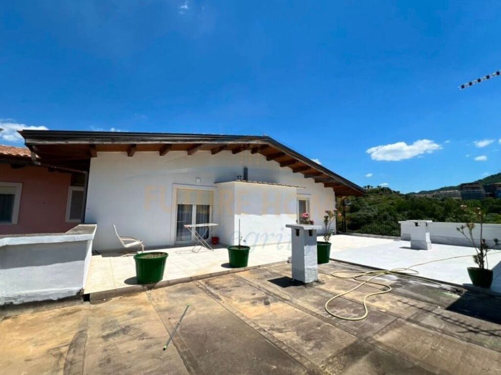 Qera, Duplex 2+1+Verandë, Selitë, Tiranë.