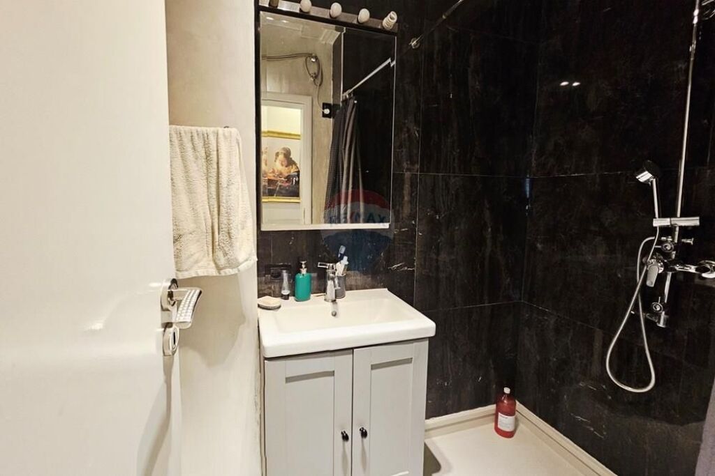 Apartament - Për Shitje - Kompleksi Kontakt, Tiranë