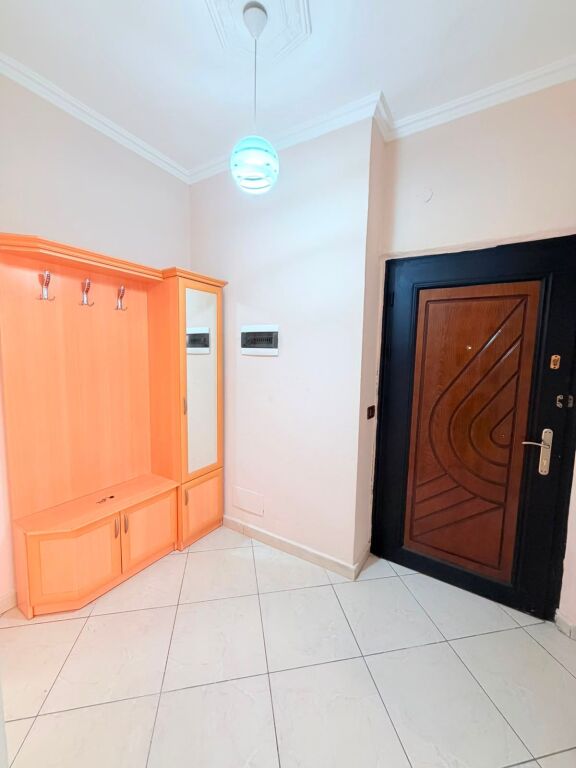 AFFITTASI APPARTAMENTO 2+1 VICINO AL MERCATO, DURRES
