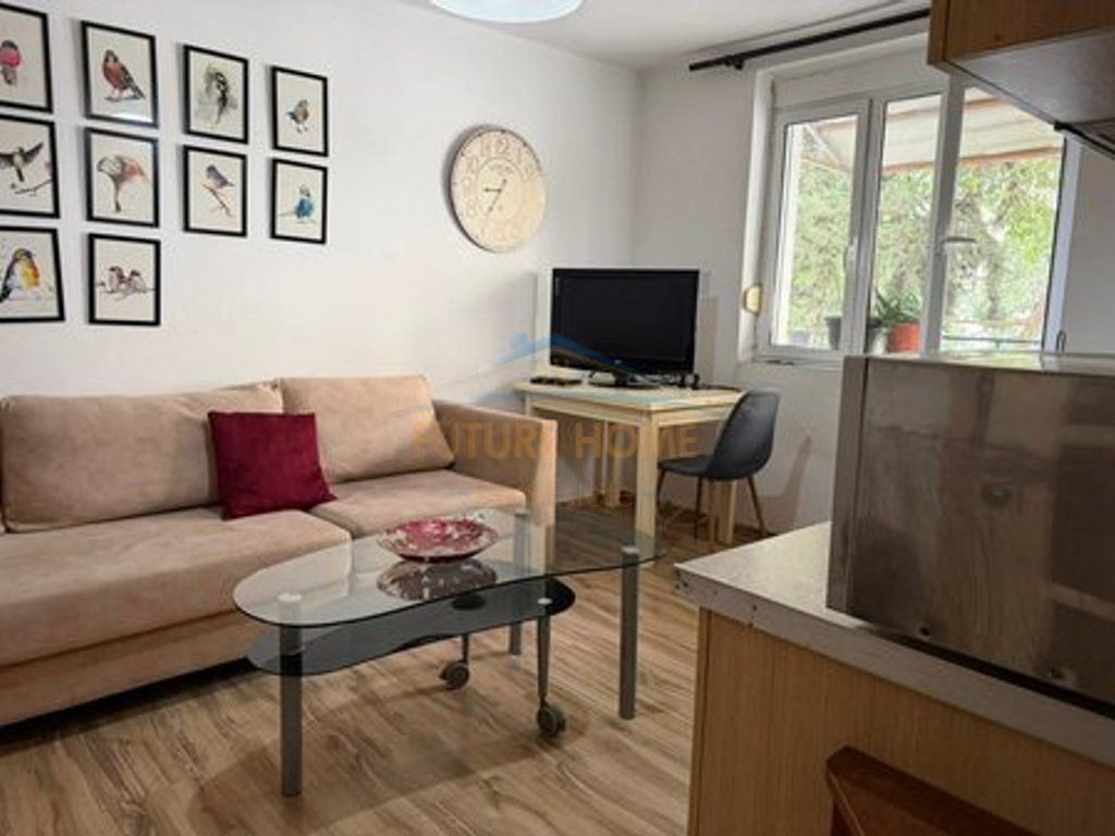 Qera, Apartament 2+1, 21 Dhjetori