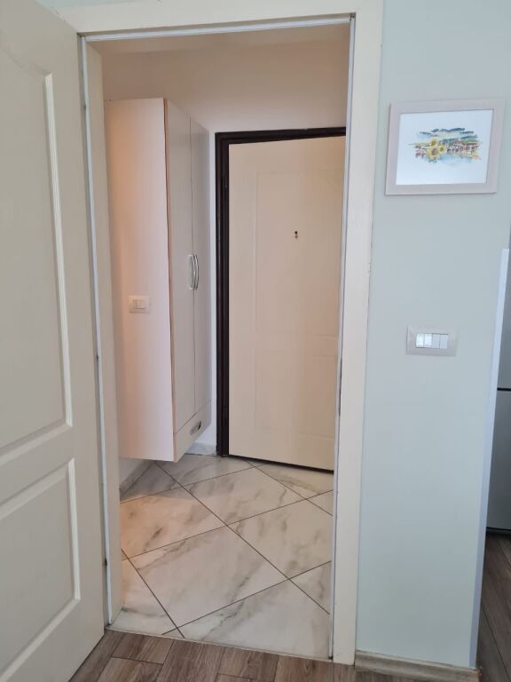 Apartament 1+1, Astir!