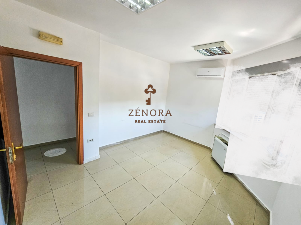 BUSINESS PREMISES FOR RENT – DIBRA STREET, NEAR SELVISË (D41114TR)