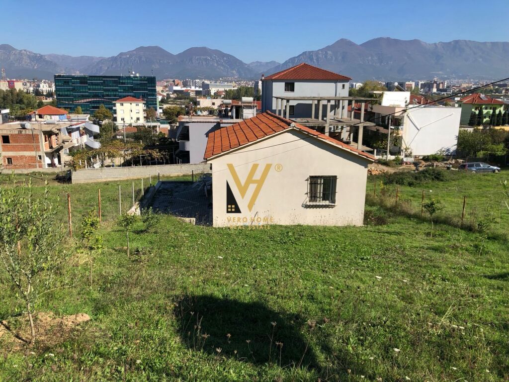 VENDESI PRIVATO IN VENDITA UN PIANO A MEZEZ 106.000 EURO