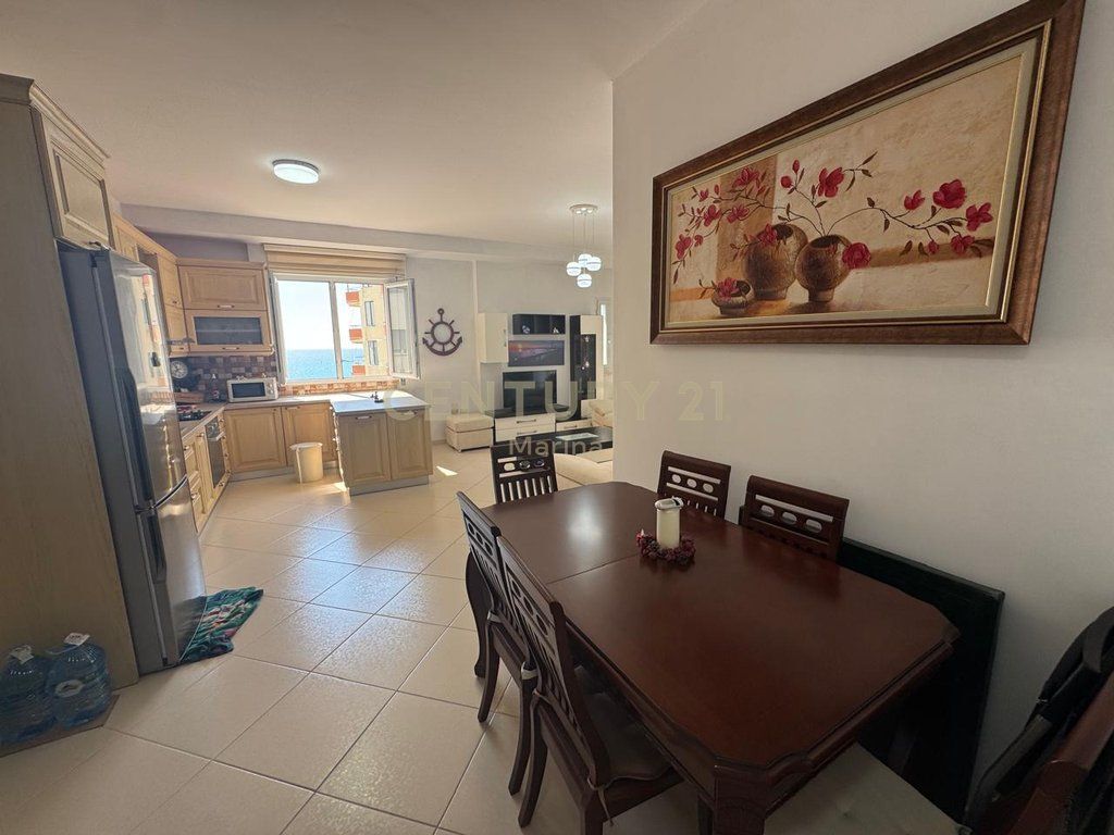 APARTAMENT 2+1+2 PER SHITJE,PRANE KONSULLATES ITALIANE ,NE LUNGOMARE!