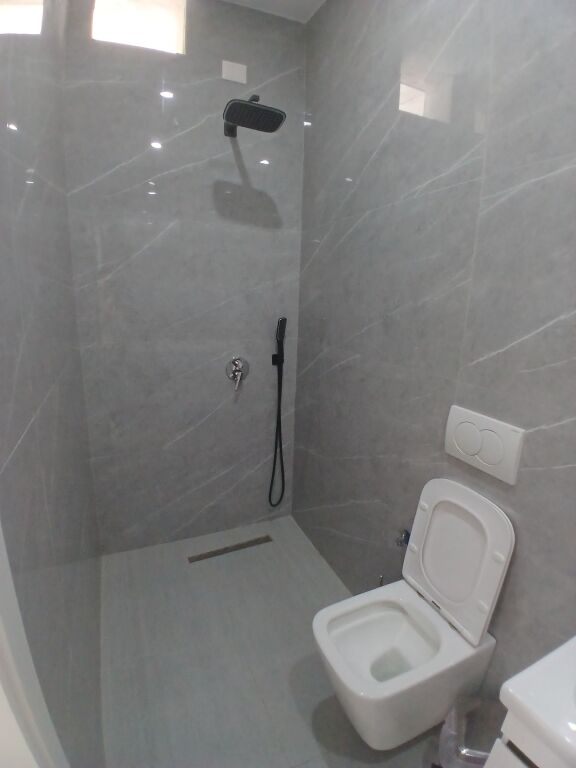 Shitet Apartament 1+1 prane Bashkise