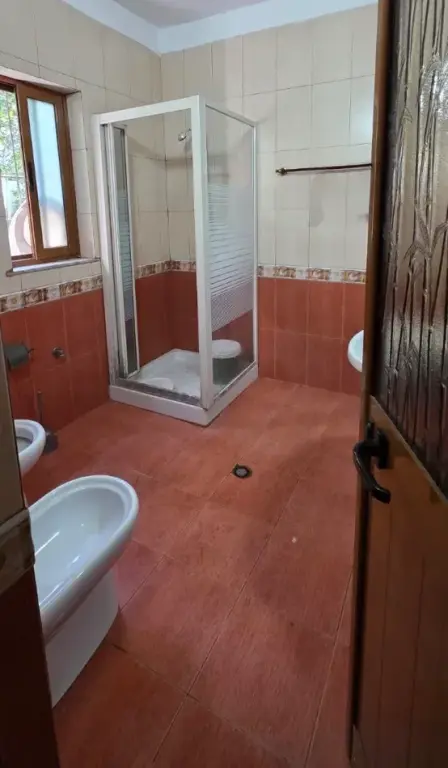 Affitto | Shtëpi private 2 + 1 | Koder- Kamëz | 500 €/mese