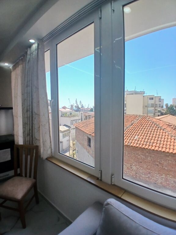 Shitet Apartament 1+1 prane Bashkise