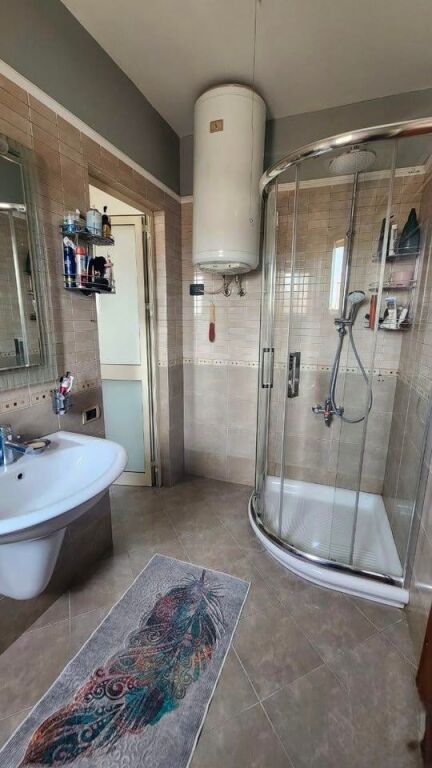 Apartament 2+1+2 Me Qira në Rrugën e Elbasanit, prane Ambasades Amerikane