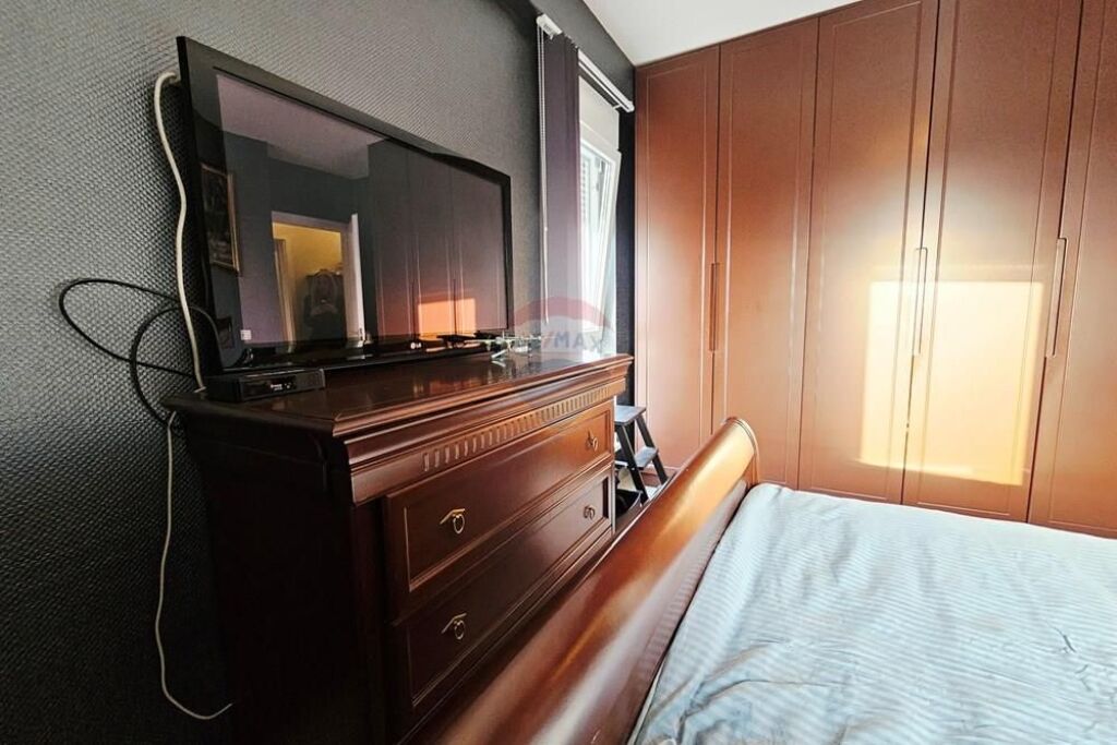 Apartament - Për Shitje - Kompleksi Kontakt, Tiranë