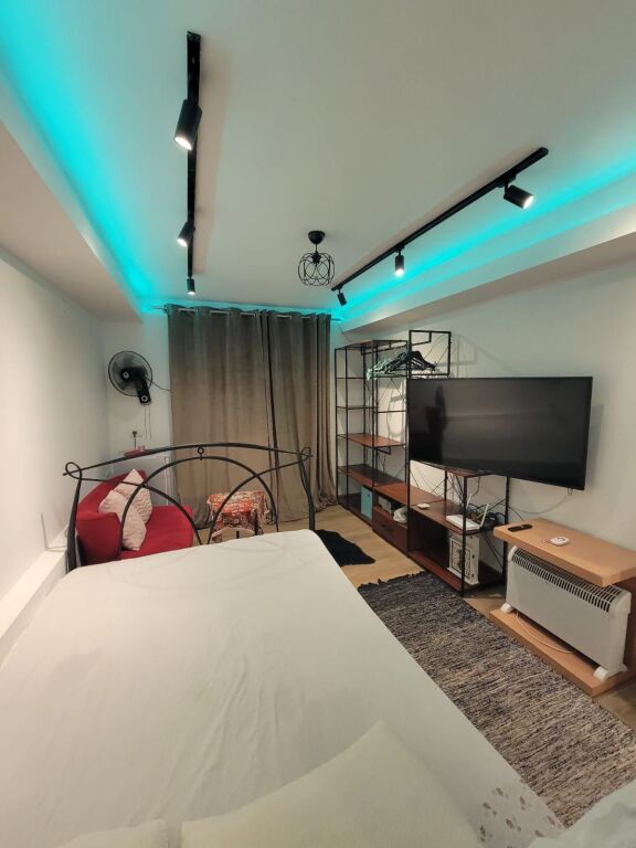 🏡 JEPET ME QIRA GARSONIERE – 📍 KOMUNA E PARISIT