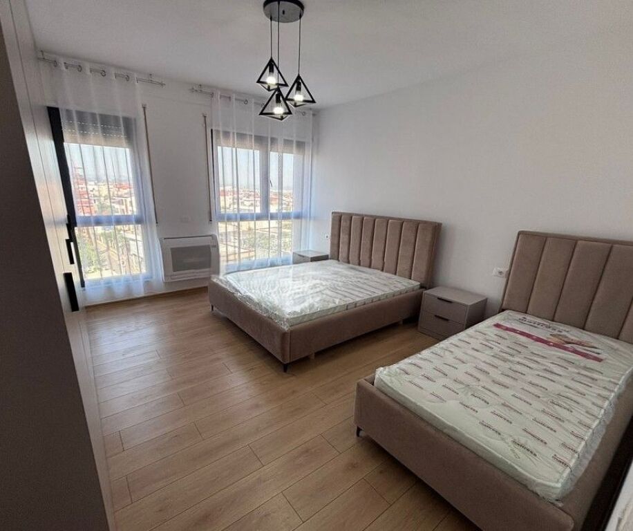 Jepet me Qira Apartament 1+1 pranë Bulevardit të Ri!!