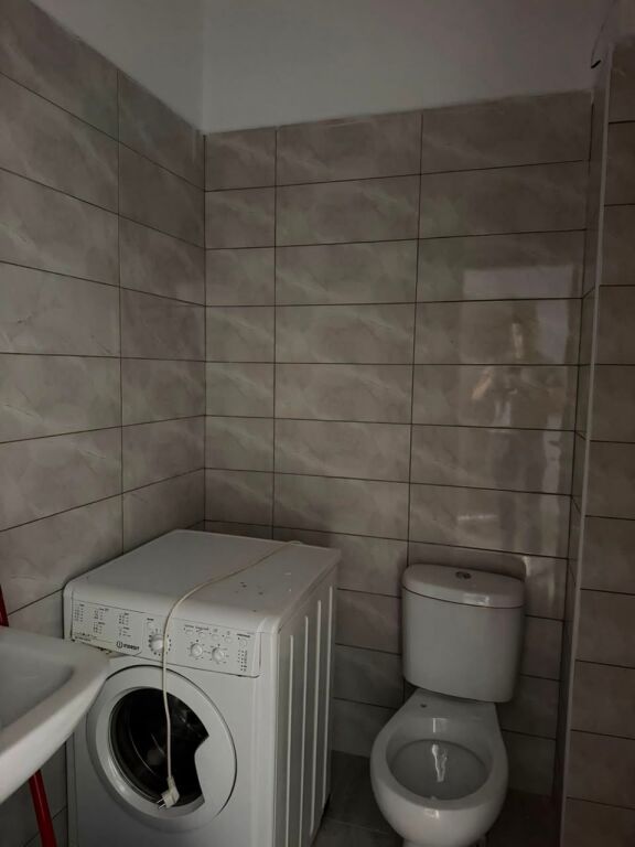 Appartamento 2+1 in Affitto a Lungo Termine - Viale Ismail Qemali, vicino a Tirana Bank, Vlore