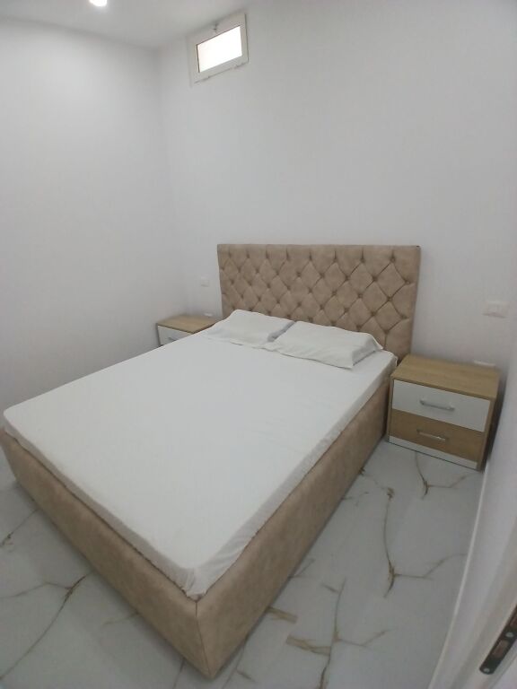 Shitet Apartament 1+1 prane Bashkise
