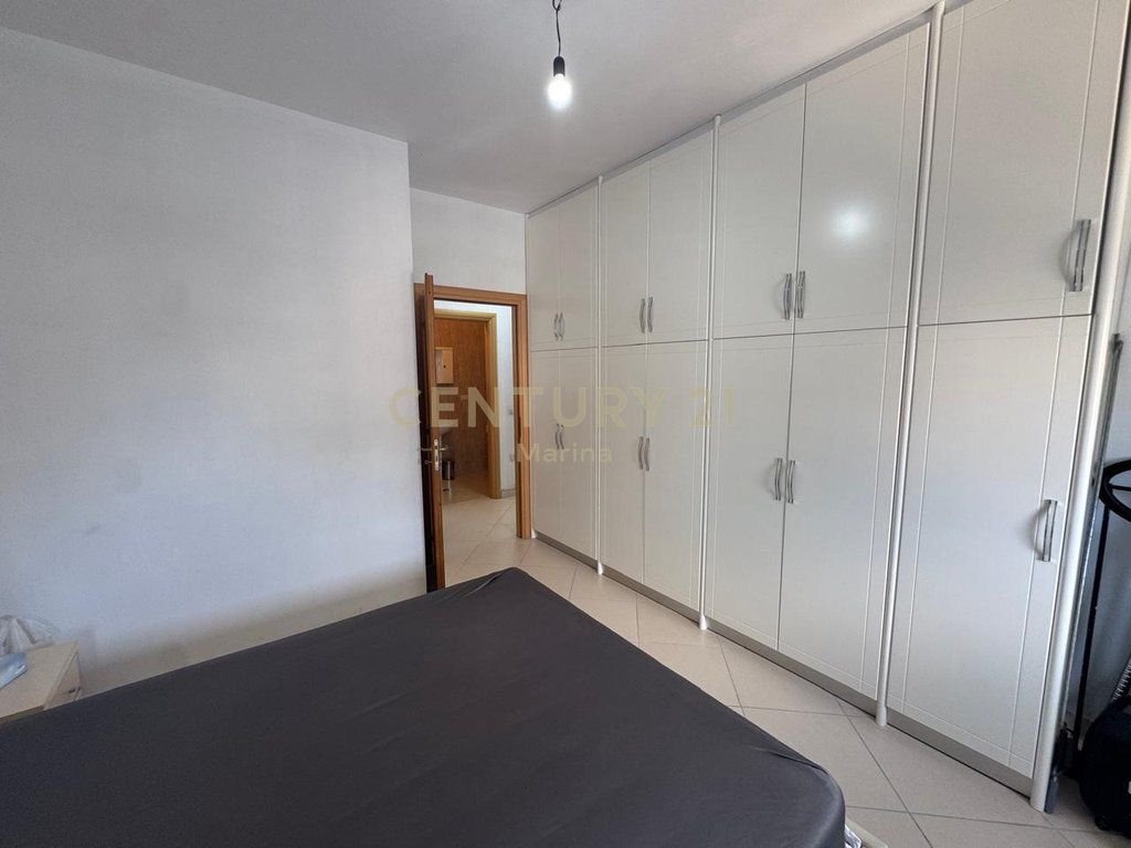 APARTAMENT 2+1+2 PER SHITJE,PRANE KONSULLATES ITALIANE ,NE LUNGOMARE!