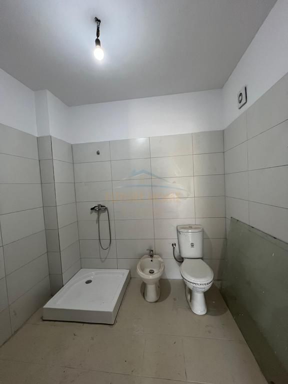 Qera, Apartament 2+1+2, 5 Maji