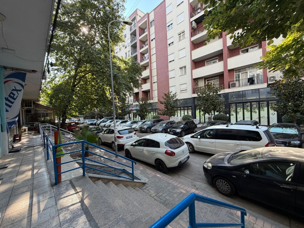 Locale Commerciale Concord center via 5 Maji in vendita !