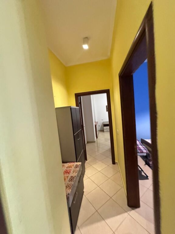 AFFITTASI APPARTAMENTO 2+1 VICINO AL TRIBUNALE, DURRES