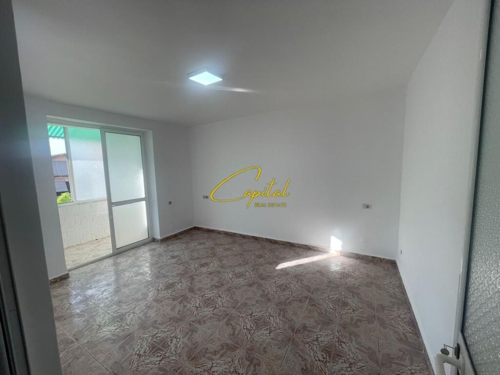 APARTAMENT ME QIRA 2+1 RRUGA FERIT XHAJKO 50.000 LEKE