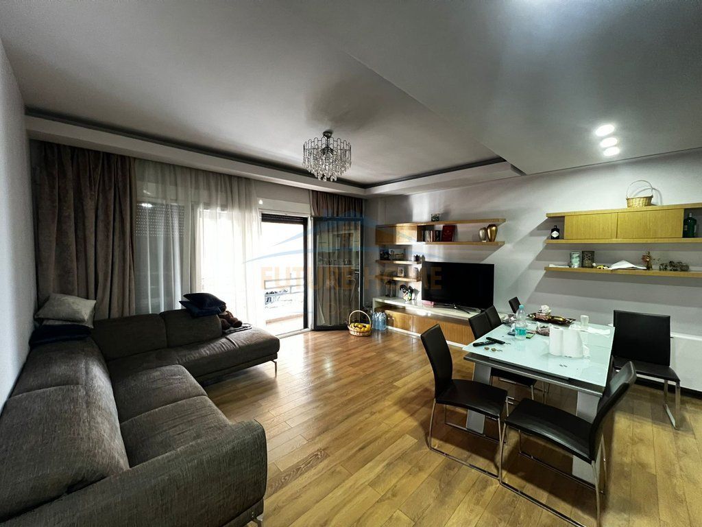 Appartamento 3+1+2 in vendita, Via Dritan Hoxha