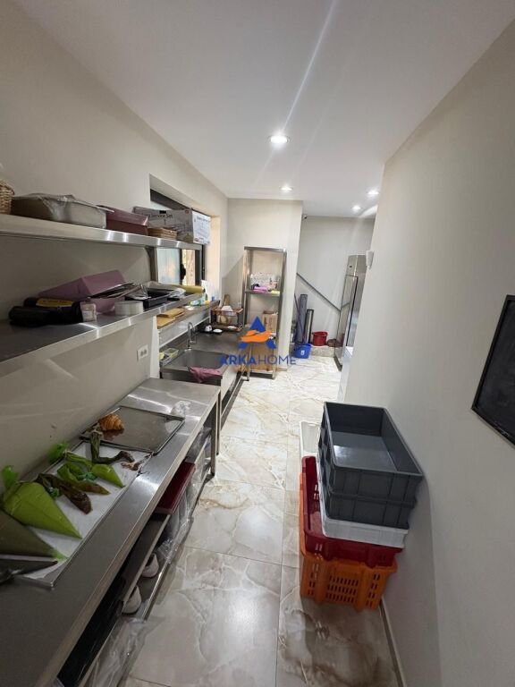 SHOP FOR RENT 80M2 "MUHAMET GJOLLESHA STREET" 300,000 LEKE (NEGOTIABLE)