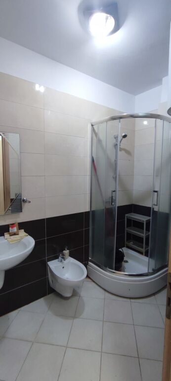 Apartament 1+1, Komisariati nr 4!