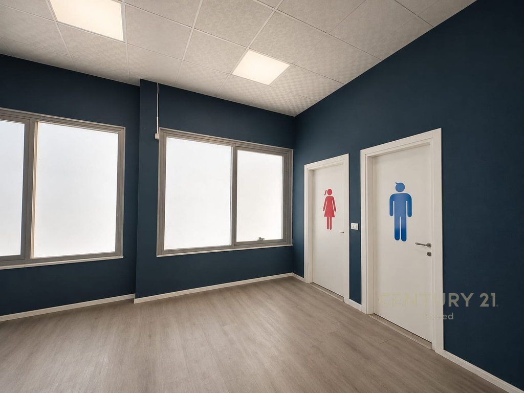 Commercial Space For Sale on Bardhyl Street, QSUT Hospital, Tirana - 600000€ | 240 m²