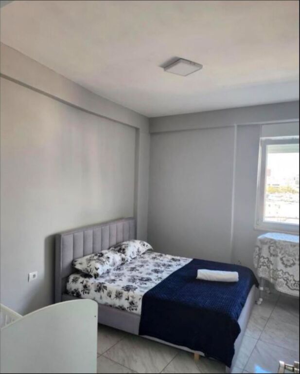 Apartament Me Qera 1+1 tek Komuna e Parisit (ID B2101772) Tirane