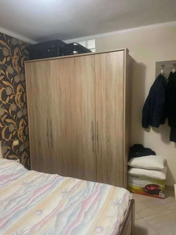 Apartament 1+1 në shitje – Shkëmbi i Kavajës!