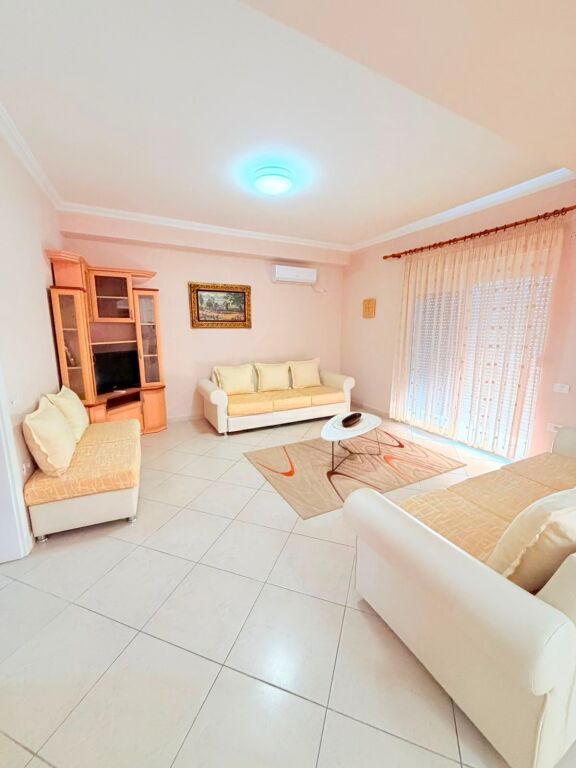 AFFITTASI APPARTAMENTO 2+1 VICINO AL MERCATO, DURRES