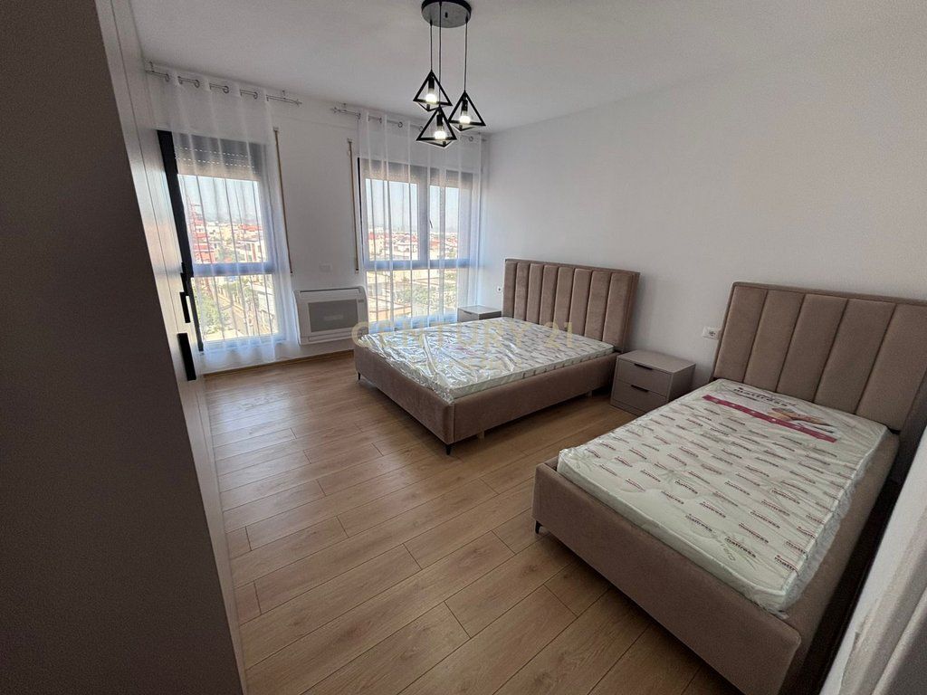Jepet me Qira Apartament 1+1 pranë Bulevardit të Ri!!